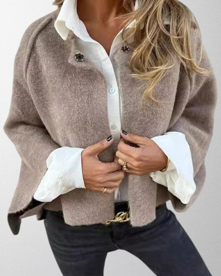 Olivia - Short jacket with elegant flared sleeves