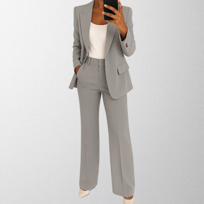 Olivia - Timeless two-piece suit