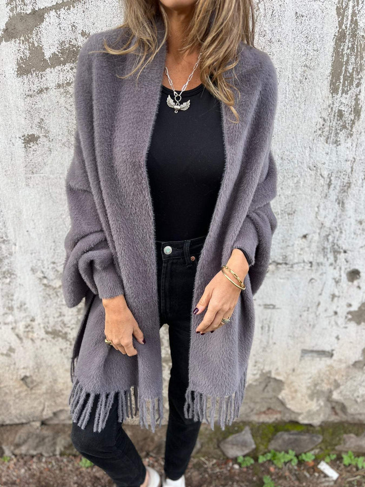 Amelia - Ladies' coat with long sleeves and fringes