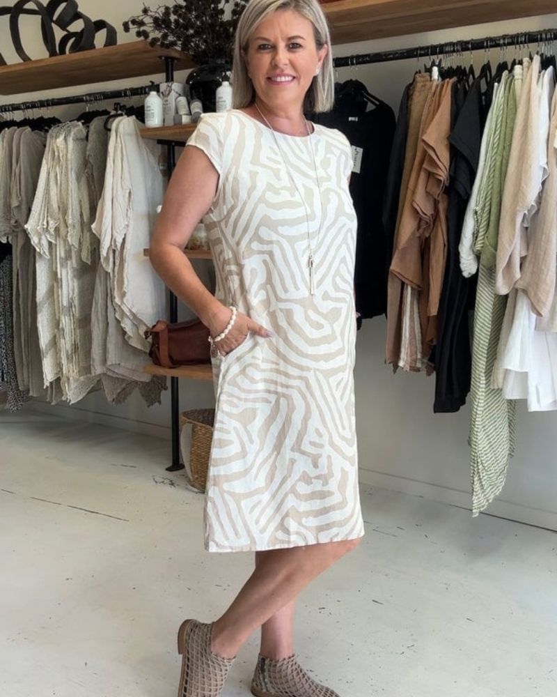 Hazel - Summer dress with round neck and beautiful print