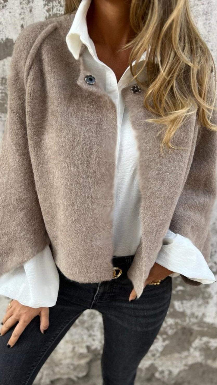 Grace – Coat with round neckline and long sleeves