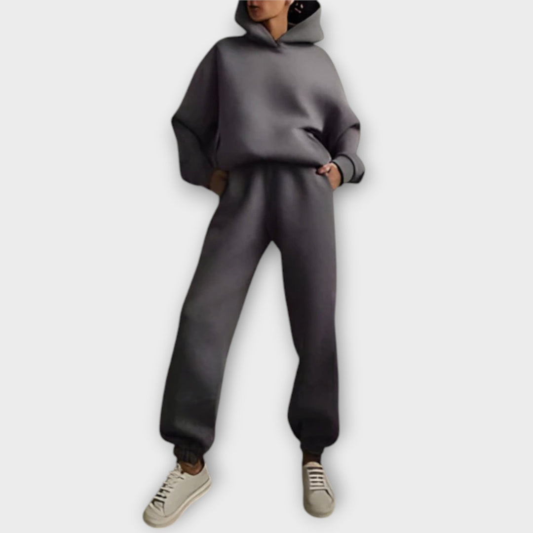 Kristine – Cosy Tracksuit