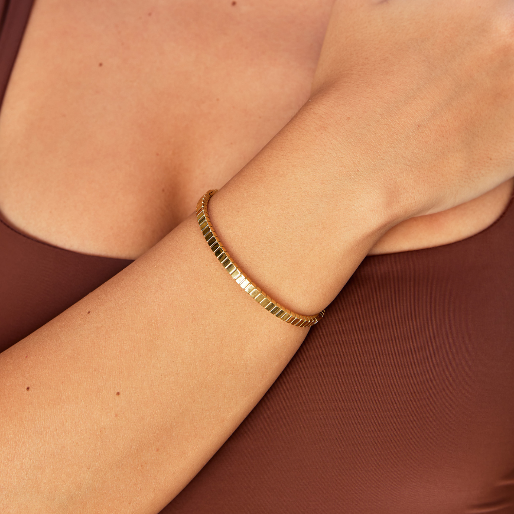 Amelia Gold Bangle