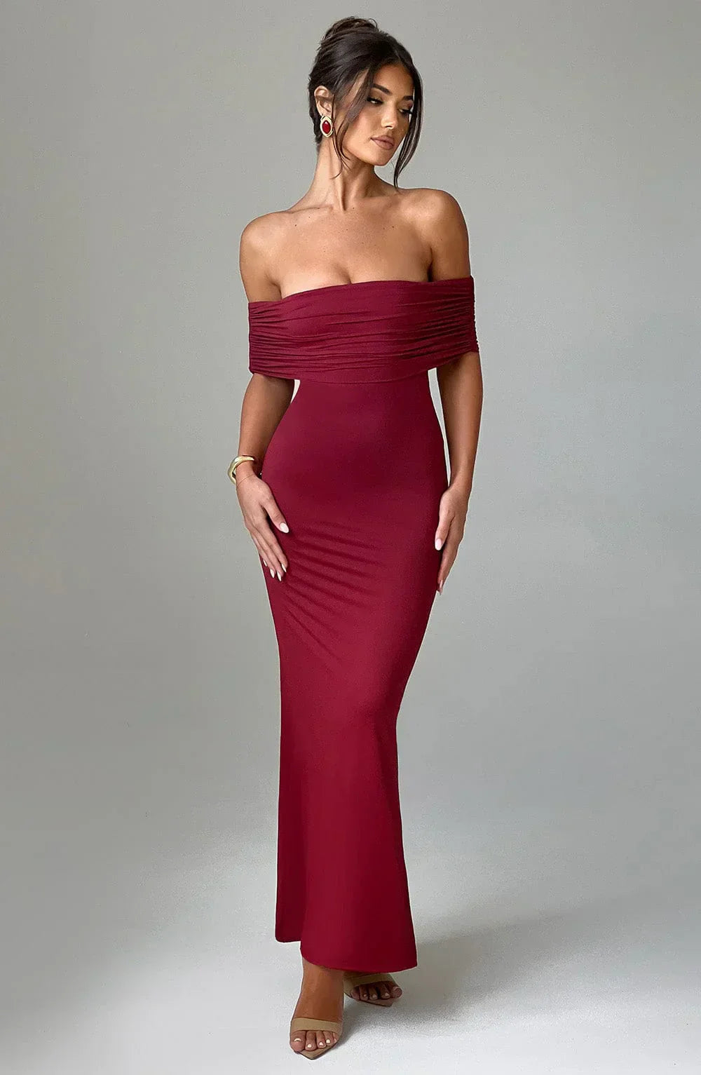 Evaya - Off-Shoulder Silhouette Dress
