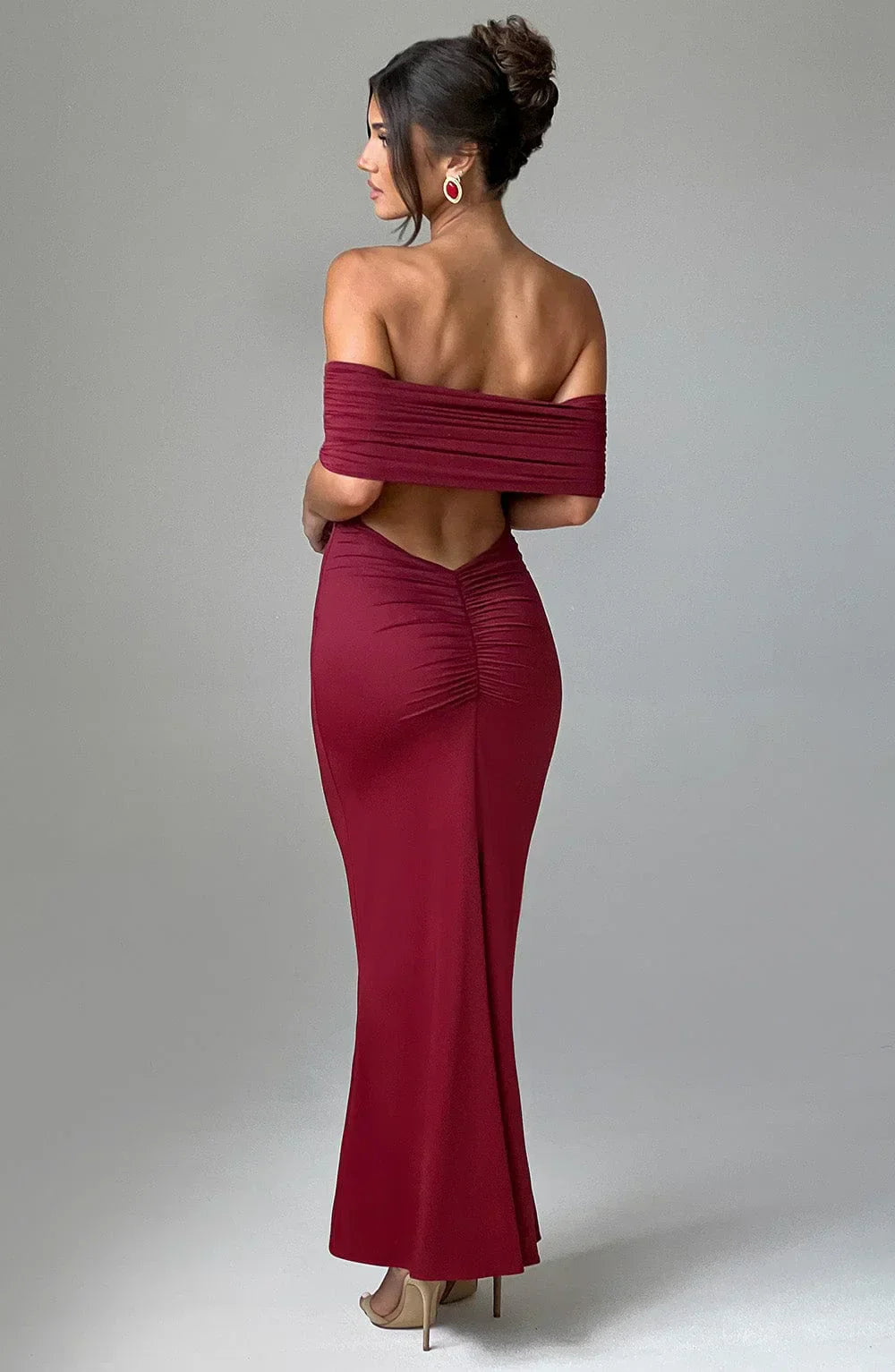 Evaya - Off-Shoulder Silhouette Dress