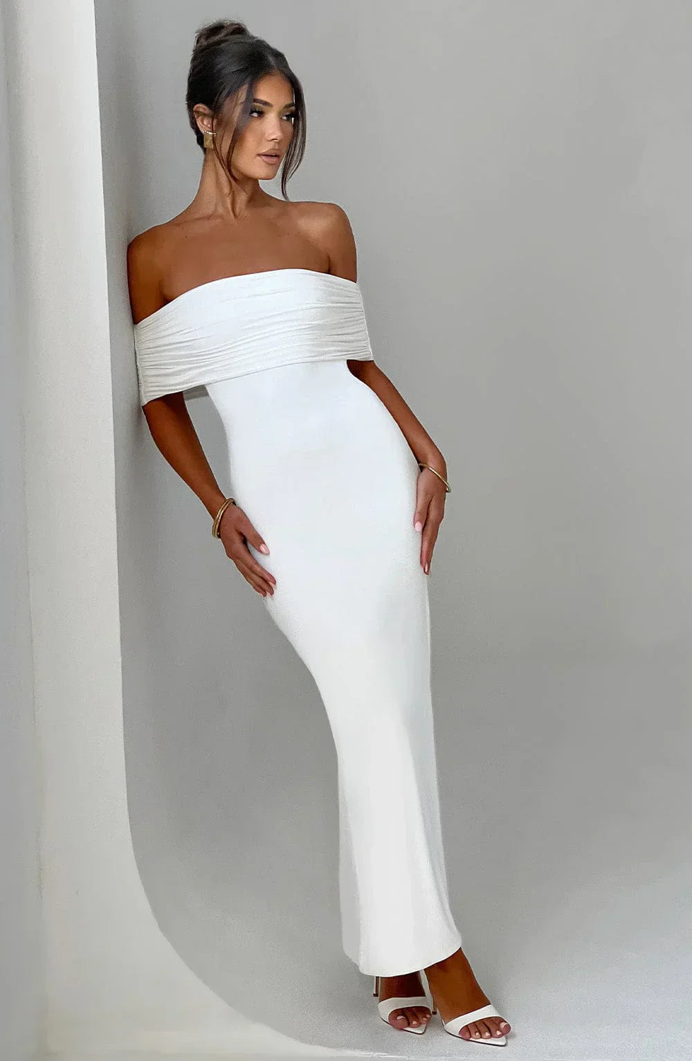 Evaya - Off-Shoulder Silhouette Dress
